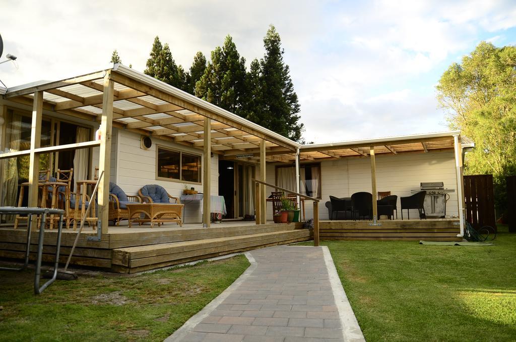 Tony'S Lodge Turangi Eksteriør bilde